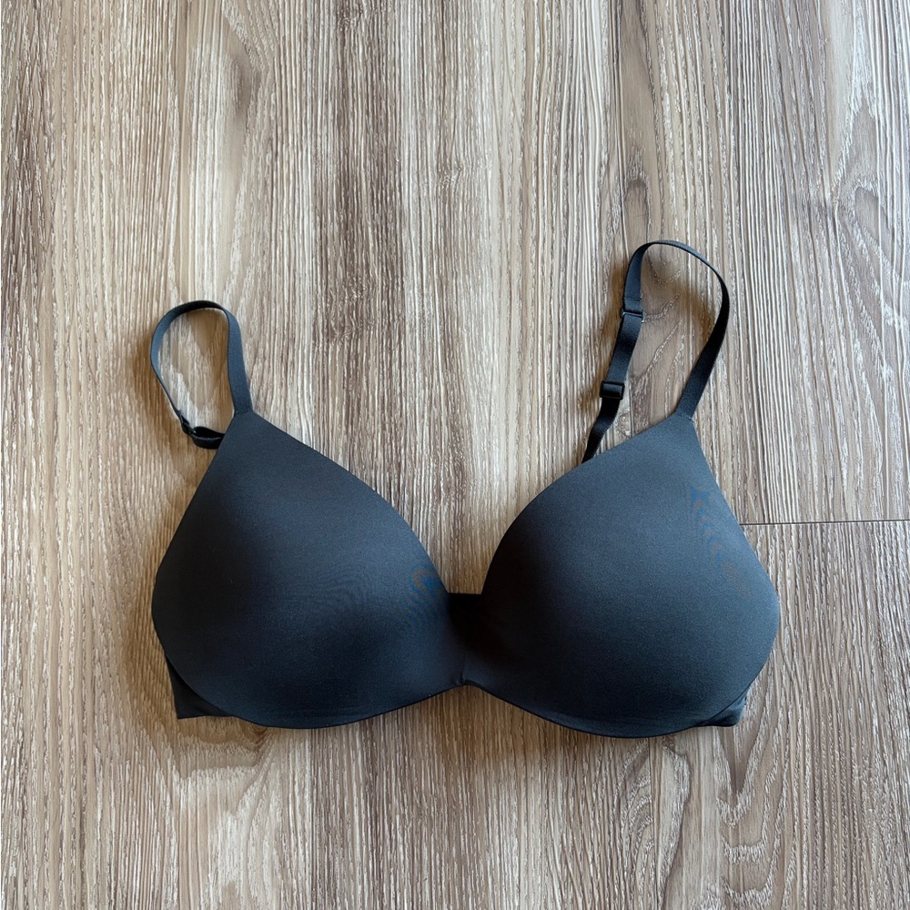 NWOT SKIMS wireless push-up bra 34C